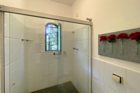 Casa de condomínio para alugar com 375m², 3 quartos e 2 vagas Casa de condomínio para alugar com 375m², 3 quartos e 2 vagasBanheiro