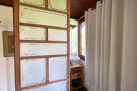 Casa de condomínio para alugar com 375m², 3 quartos e 2 vagas Casa de condomínio para alugar com 375m², 3 quartos e 2 vagasLavabo da Suite 2