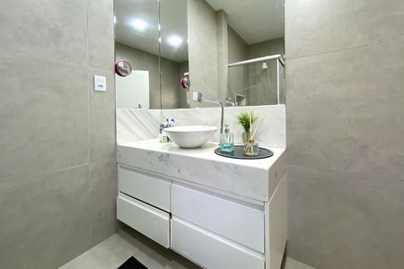 Casa de condomínio para alugar com 375m², 3 quartos e 2 vagas Casa de condomínio para alugar com 375m², 3 quartos e 2 vagasBanheiro da Suíte