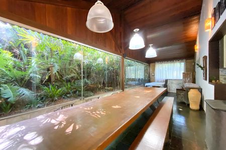 Casa de condomínio para alugar com 375m², 3 quartos e 2 vagas Casa de condomínio para alugar com 375m², 3 quartos e 2 vagasSala de Jantar