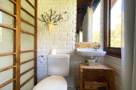 Lavabo da Suite 2 de casa de condomínio para alugar com 3 quartos, 375m² em Arvoredo, Nova Lima