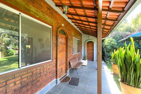 Casa de condomínio para alugar com 375m², 3 quartos e 2 vagas Casa de condomínio para alugar com 375m², 3 quartos e 2 vagasVaranda