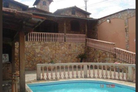 Casa para alugar com 250m², 4 quartos e 3 vagas