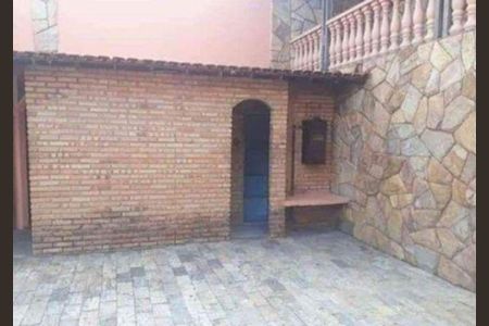 Casa para alugar com 250m², 4 quartos e 3 vagas