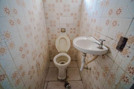 Casa para alugar com 120m², 2 quartos e 1 vaga Casa para alugar com 120m², 2 quartos e 1 vagaBanheiro 2