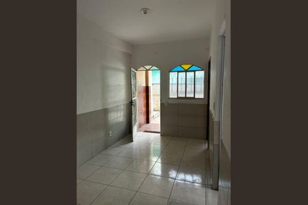 Sala de casa para alugar com 2 quartos, 70m² em Porto da Pedra, São Gonçalo