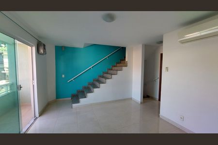 Sala de casa para alugar com 2 quartos, 115m² em Moquetá, Nova Iguaçu