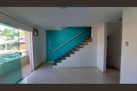Sala de casa para alugar com 2 quartos, 115m² em Moquetá, Nova Iguaçu