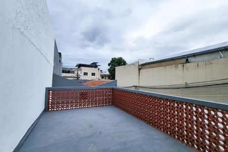 Casa para alugar com 140m², 2 quartos e 1 vaga Casa para alugar com 140m², 2 quartos e 1 vagaVaranda