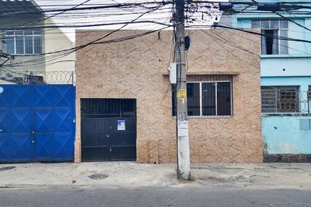 Casa para alugar com 140m², 2 quartos e 1 vaga Casa para alugar com 140m², 2 quartos e 1 vagaFachada