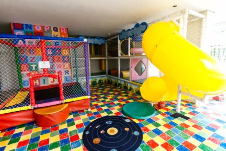 Apartamento à venda com 143m², 3 quartos e 3 vagas Apartamento à venda com 143m², 3 quartos e 3 vagasBrinquedoteca