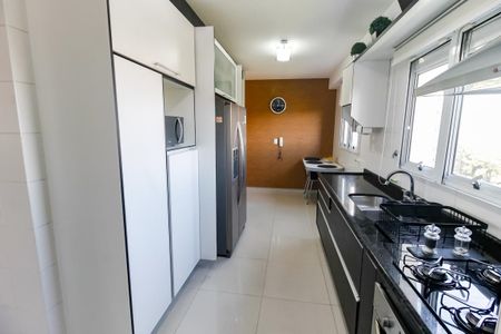 Apartamento à venda com 143m², 3 quartos e 3 vagas Apartamento à venda com 143m², 3 quartos e 3 vagasCozinha - Armários