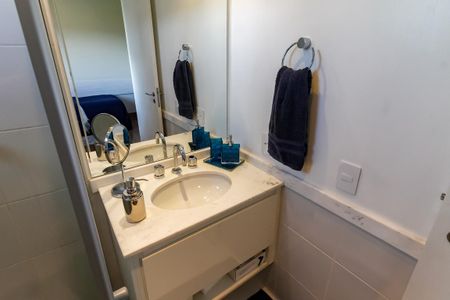 Apartamento à venda com 143m², 3 quartos e 3 vagas Apartamento à venda com 143m², 3 quartos e 3 vagasBanheiro da Suíte 2