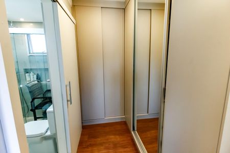 Apartamento à venda com 143m², 3 quartos e 3 vagas Apartamento à venda com 143m², 3 quartos e 3 vagasCloset da suíte 3