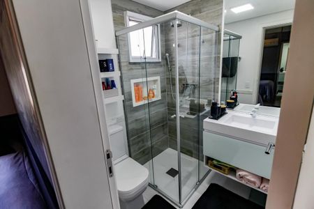 Apartamento à venda com 143m², 3 quartos e 3 vagas Apartamento à venda com 143m², 3 quartos e 3 vagasBanheiro da Suíte 1