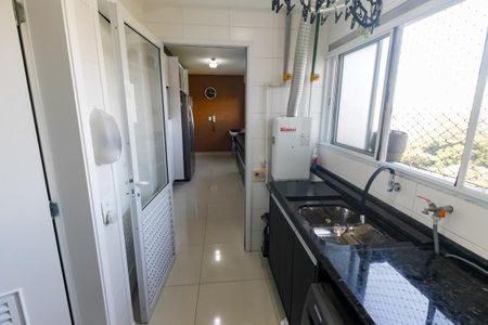 Apartamento à venda com 143m², 3 quartos e 3 vagas Apartamento à venda com 143m², 3 quartos e 3 vagasÁrea de Serviço