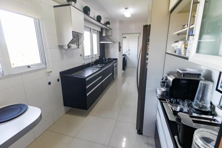 Apartamento à venda com 143m², 3 quartos e 3 vagas Apartamento à venda com 143m², 3 quartos e 3 vagasCozinha - Armários