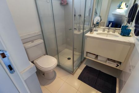 Apartamento à venda com 143m², 3 quartos e 3 vagas Apartamento à venda com 143m², 3 quartos e 3 vagasBanheiro da Suíte 2