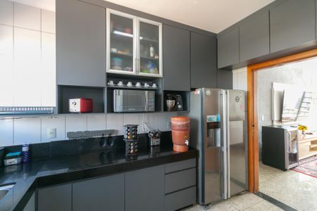 Apartamento à venda com 197m², 3 quartos e 2 vagas