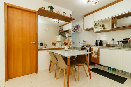 Apartamento à venda com 38m², 2 quartos e 1 vagaCozinha e Área de Serviço
