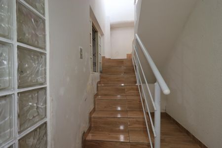 Casa para alugar com 80m², 2 quartos e 1 vagaEscada