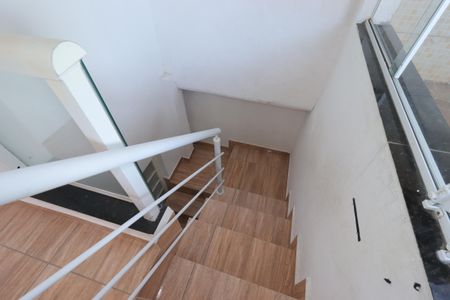 Casa para alugar com 80m², 2 quartos e 1 vagaEscada