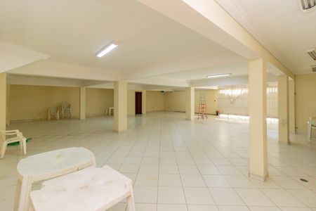 Garagem de casa à venda com 6 quartos, 750m² em São Domingos, São Paulo