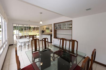 Casa de condomínio para alugar com 802m², 4 quartos e 4 vagas Casa de condomínio para alugar com 802m², 4 quartos e 4 vagasSala de Jantar