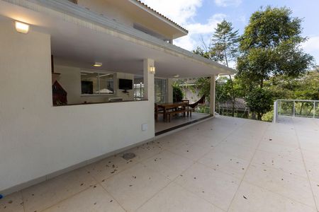 Casa de condomínio para alugar com 802m², 4 quartos e 4 vagas Casa de condomínio para alugar com 802m², 4 quartos e 4 vagasQuintal