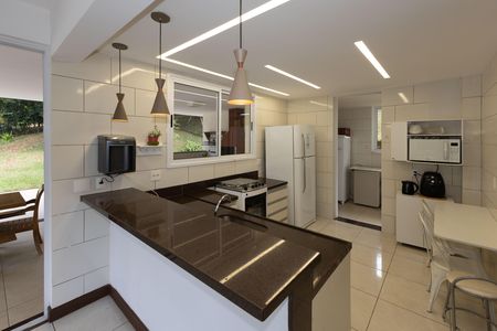 Casa de condomínio para alugar com 802m², 4 quartos e 4 vagas Casa de condomínio para alugar com 802m², 4 quartos e 4 vagasCozinha