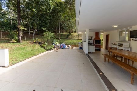 Casa de condomínio para alugar com 802m², 4 quartos e 4 vagas Casa de condomínio para alugar com 802m², 4 quartos e 4 vagasQuintal