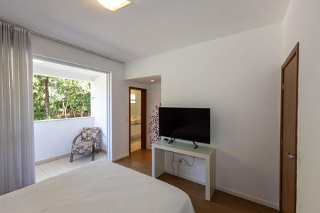 Casa de condomínio para alugar com 802m², 4 quartos e 4 vagas Casa de condomínio para alugar com 802m², 4 quartos e 4 vagasSuíte 1