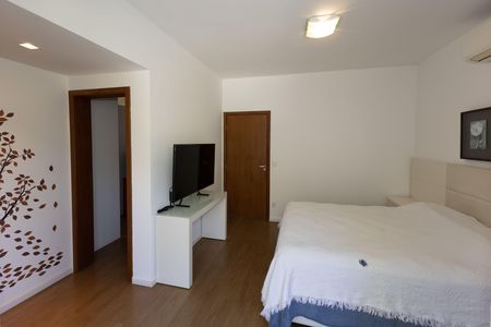 Casa de condomínio para alugar com 802m², 4 quartos e 4 vagas Casa de condomínio para alugar com 802m², 4 quartos e 4 vagasSuíte 1