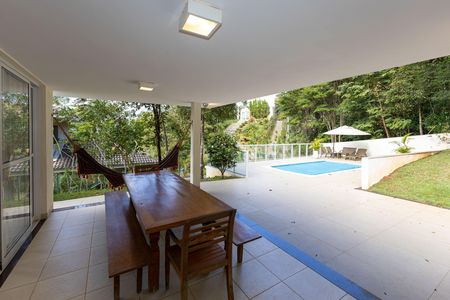 Casa de condomínio para alugar com 802m², 4 quartos e 4 vagas Casa de condomínio para alugar com 802m², 4 quartos e 4 vagasChurrasqueira