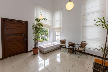 Casa de condomínio para alugar com 802m², 4 quartos e 4 vagas Casa de condomínio para alugar com 802m², 4 quartos e 4 vagasSala de Estar