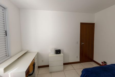 Casa de condomínio para alugar com 802m², 4 quartos e 4 vagas Casa de condomínio para alugar com 802m², 4 quartos e 4 vagasQuarto 3