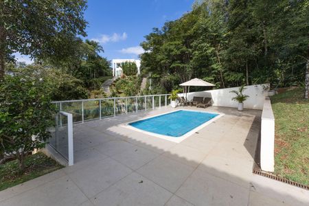 Casa de condomínio para alugar com 802m², 4 quartos e 4 vagas Casa de condomínio para alugar com 802m², 4 quartos e 4 vagasPiscina