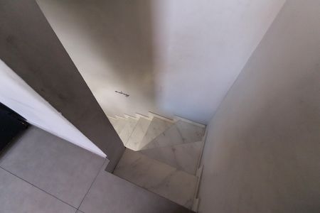 Apartamento para alugar com 61m², 4 quartos e 1 vaga Apartamento para alugar com 61m², 4 quartos e 1 vagaEscritório - Escada