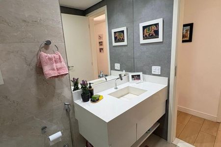 Apartamento à venda com 240m², 4 quartos e 2 vagas