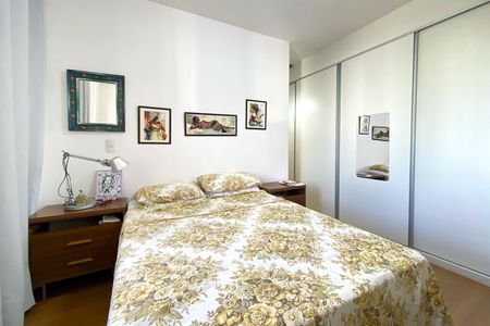 Apartamento à venda com 190m², 4 quartos e 3 vagas Apartamento à venda com 190m², 4 quartos e 3 vagasSuite
