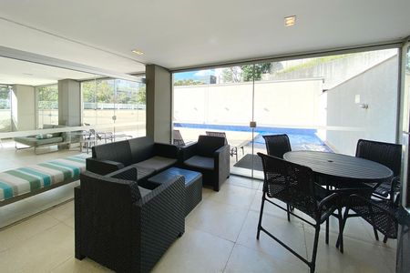 Apartamento à venda com 190m², 4 quartos e 3 vagas Apartamento à venda com 190m², 4 quartos e 3 vagasÁrea comum
