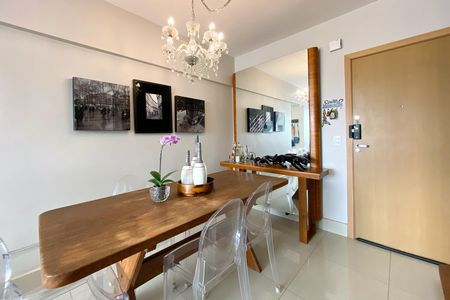 Apartamento à venda com 190m², 4 quartos e 3 vagas Apartamento à venda com 190m², 4 quartos e 3 vagasSala