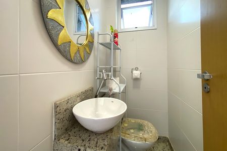 Apartamento à venda com 190m², 4 quartos e 3 vagas Apartamento à venda com 190m², 4 quartos e 3 vagasLavabo