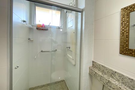 Apartamento à venda com 190m², 4 quartos e 3 vagas Apartamento à venda com 190m², 4 quartos e 3 vagasBanheiro