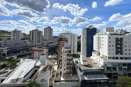 Apartamento à venda com 190m², 4 quartos e 3 vagas Apartamento à venda com 190m², 4 quartos e 3 vagasVista do Quarto 2
