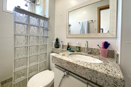 Apartamento à venda com 190m², 4 quartos e 3 vagas Apartamento à venda com 190m², 4 quartos e 3 vagasBanheiro da Suíte 2