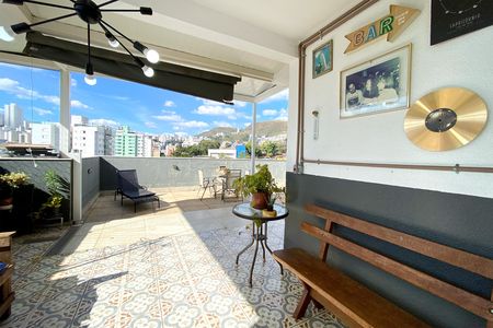 Apartamento à venda com 190m², 4 quartos e 3 vagas Apartamento à venda com 190m², 4 quartos e 3 vagasCobertura