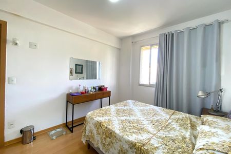 Apartamento à venda com 190m², 4 quartos e 3 vagas Apartamento à venda com 190m², 4 quartos e 3 vagasSuite