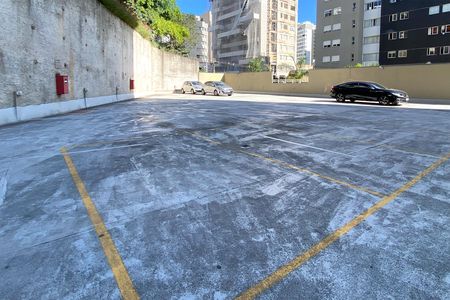 Apartamento à venda com 190m², 4 quartos e 3 vagas Apartamento à venda com 190m², 4 quartos e 3 vagasVaga
