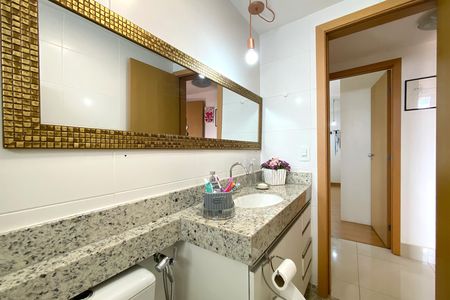 Apartamento à venda com 190m², 4 quartos e 3 vagas Apartamento à venda com 190m², 4 quartos e 3 vagasBanheiro